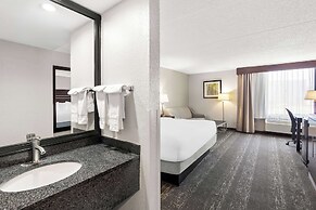 Best Western Luxbury Inn Fort Wayne