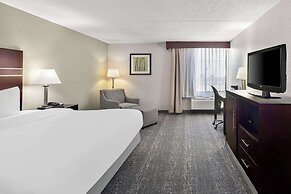 Best Western Luxbury Inn Fort Wayne