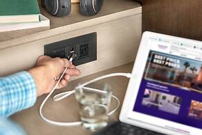 Hotel Alba, Tapestry Collection by Hilton