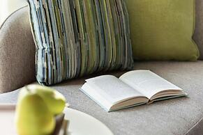 Hotel Alba, Tapestry Collection by Hilton