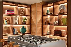 Hotel Alba, Tapestry Collection by Hilton