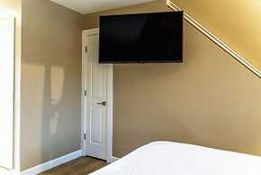 Waterside Suites & Marina