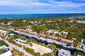 Waterside Suites & Marina