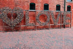 Holiday Inn Express Toronto - Downtown by IHG