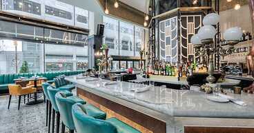 Holiday Inn Express Toronto - Downtown by IHG