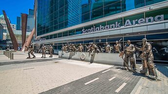 Holiday Inn Express Toronto - Downtown by IHG