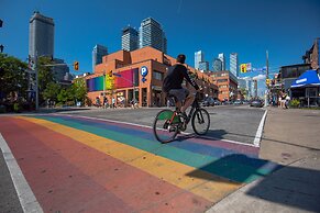 Holiday Inn Express Toronto - Downtown by IHG