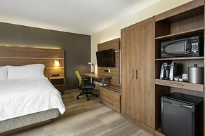Holiday Inn Express Toronto - Downtown by IHG