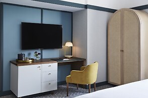 Kimpton Saint George by IHG