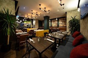 Kimpton Saint George by IHG