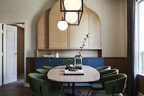 Kimpton Saint George by IHG