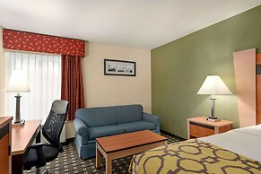 Baymont by Wyndham North Dartmouth / Fall River