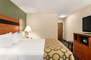 Baymont by Wyndham North Dartmouth / Fall River