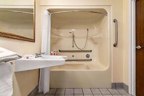 Baymont by Wyndham North Dartmouth / Fall River