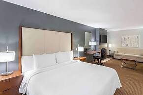 Best Western Plus Cottontree Inn