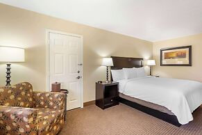 Best Western Plus Cottontree Inn