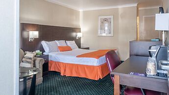 Knights Inn North Bay