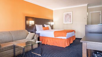 Knights Inn North Bay