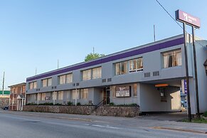 Knights Inn North Bay