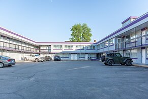 Knights Inn North Bay