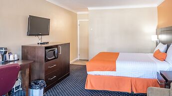 Knights Inn North Bay