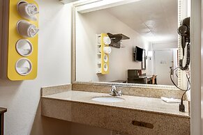 Motel 6 Grove City, OH