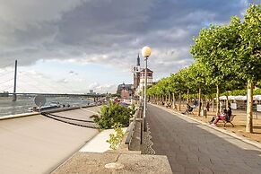 Hotel Dusseldorf City by Tulip Inn