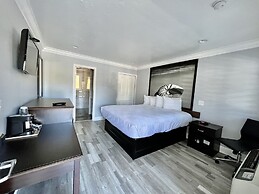Aura Inn Monterey
