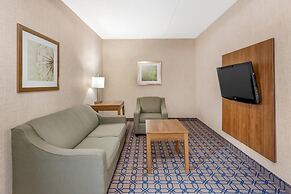 Quality Suites Whitby