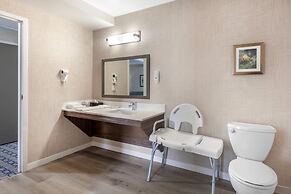 Quality Suites Whitby