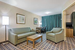 Quality Suites Whitby