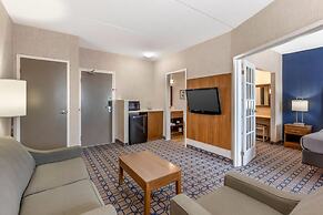 Quality Suites Whitby