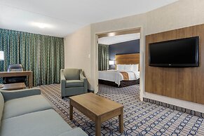 Quality Suites Whitby