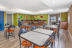 Quality Suites Whitby