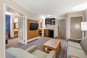 Quality Suites Whitby