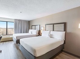 Harborside Hotel