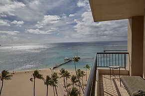 Hilton Hawaiian Village Waikiki Beach Resort