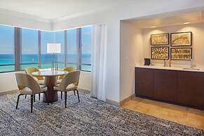 Hilton Hawaiian Village Waikiki Beach Resort
