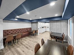 Super 8 by Wyndham Orlando Near Florida Mall