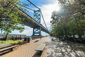 Holiday Inn Express Philadelphia - Penns Landing by IHG