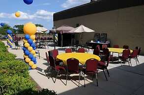 DoubleTree by Hilton Detroit - Dearborn