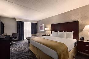 DoubleTree by Hilton Detroit - Dearborn