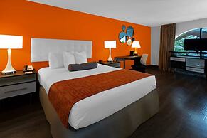 Howard Johnson by Wyndham Waukegan Great Lakes