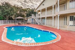 Motel 6 Waxahachie, TX