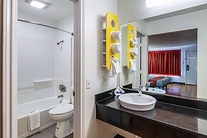 Motel 6 Waxahachie, TX