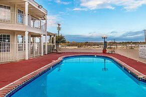Motel 6 Waxahachie, TX