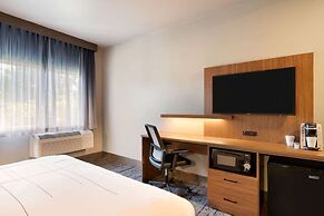 La Quinta Inn & Suites by Wyndham Springfield