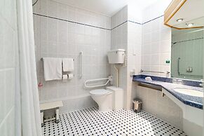 Holiday Inn Ashford North A20 by IHG
