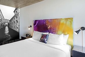 Lorenzo Hotel Dallas, Tapestry Collection by Hilton