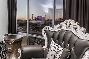 Lorenzo Hotel Dallas, Tapestry Collection by Hilton